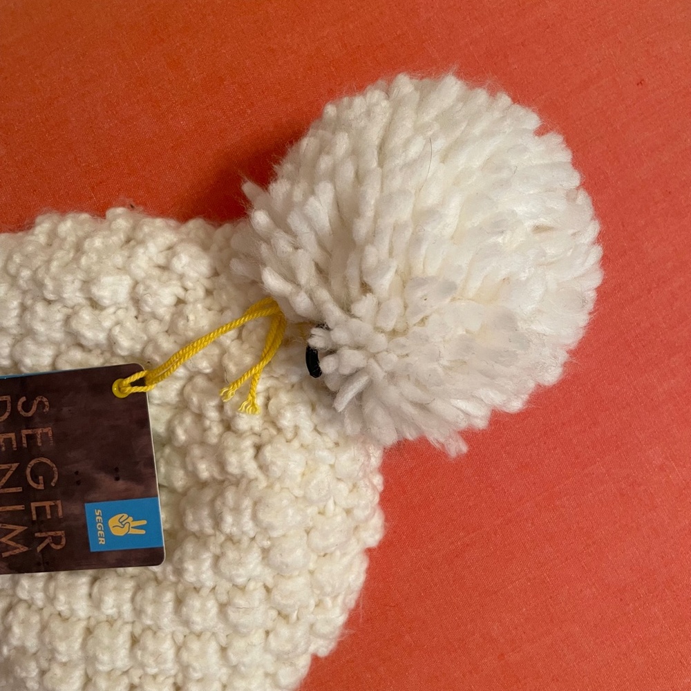 NWT Seger Sports Women's Acrylic Beanie with Fleece Lining and Pom-Pom